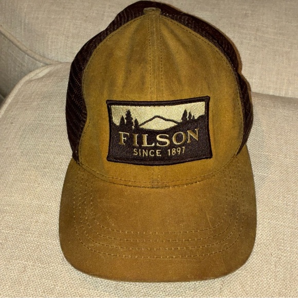 Filson Men's Logger Mesh Trucker Scenic Mountain Patch Dark Tan 11030237 - Picture 1 of 4